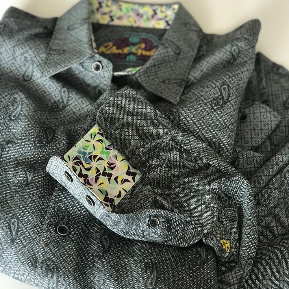 ROBERT GRAHAM, MEN’S SHIRT, LONG SLEEVE, BUTTON DOWN. SLIGHTLY WORN.